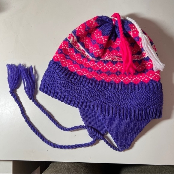 HI-LINE KNITS WOOL SKI HAT with ear flaps and cute tassels. Pink purple & White - Picture 1 of 4
